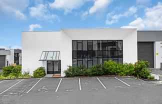 333 sqm Industrial - 12 Carparks - Wairau Valley