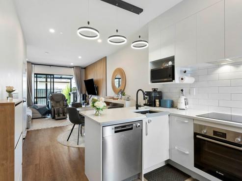 33 Kiato Lane, Flat Bush
