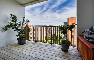 215/81 Mapou Road, Hobsonville