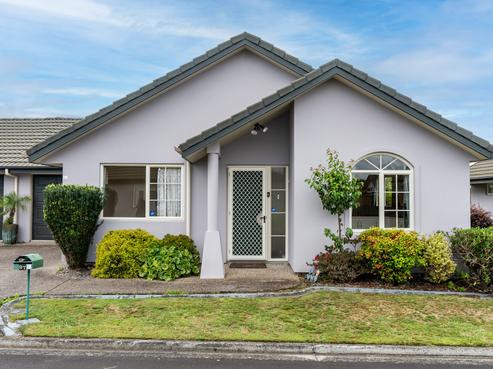 27/16 Rototuna Road, Flagstaff