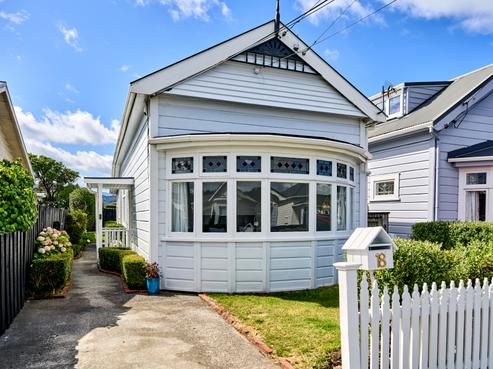 18 Beach Street, Petone