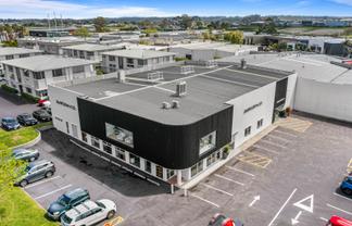 OUTSTANDING PRIME RETAIL / SHOWROOM
