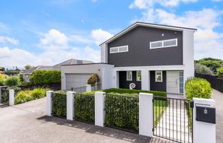 8 Colchester Avenue, Glendowie