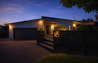 16 Formosa Place, Pyes Pa