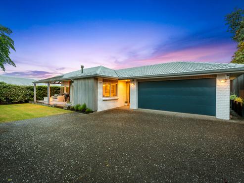 2/2 Rahopara Street, Castor Bay
