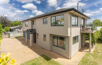 2/54 Hawai Street, Two Mile Bay