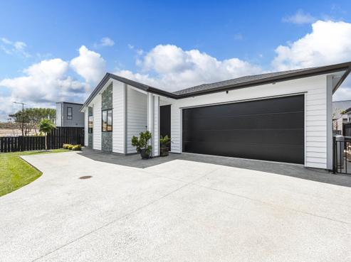 12 Purua Street, Wainui