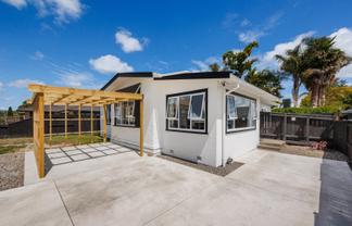 16 Thomson Street, West End