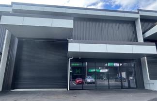 New Retail / Warehouse in Westgate