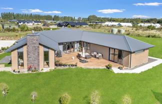 21 Copper Beech Road, Woodend