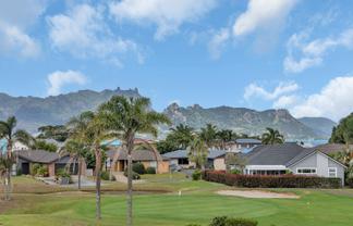 1 Cayman Court, One Tree Point