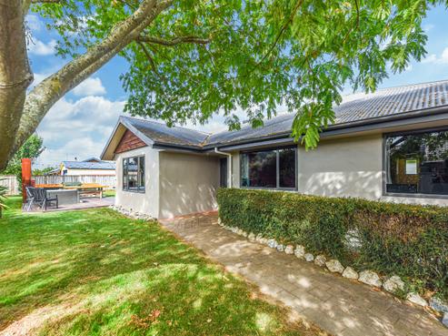 4 Whiting Drive, Wakefield