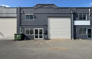 Compact Industrial Unit in Prime Mount Location