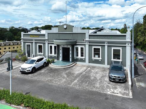 14 Anzac Parade, Hamilton Central