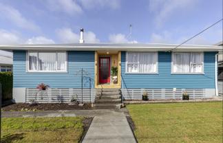 18 Cowling Road, Hurdon