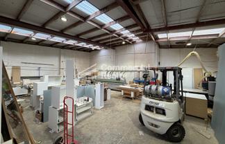 210M2 Warehouse On Harris Rd