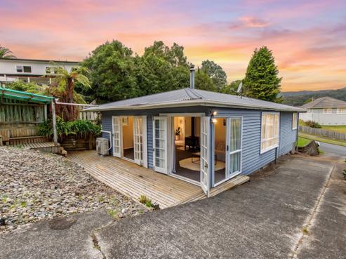 81 Bird Grove, Stokes Valley