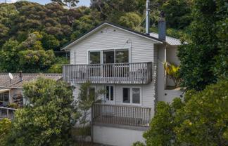 31 Airlie Road, Plimmerton