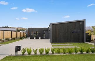 93 Magnum Drive, Cromwell