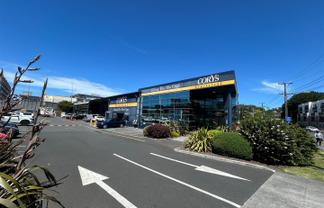 Large Format City Fringe Retail Opportunity