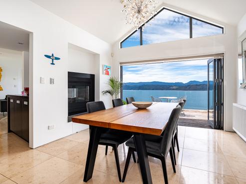 8 Nevay Road, Karaka Bays