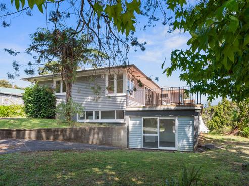 60 Woodfern Crescent, Titirangi