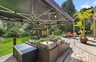 16 Jack Barry Road, Waitoki