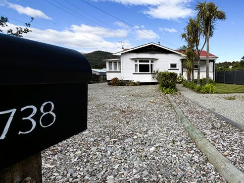 738 Seven Mile Road, Runanga