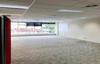 Bright Takapuna Office | 102 m2