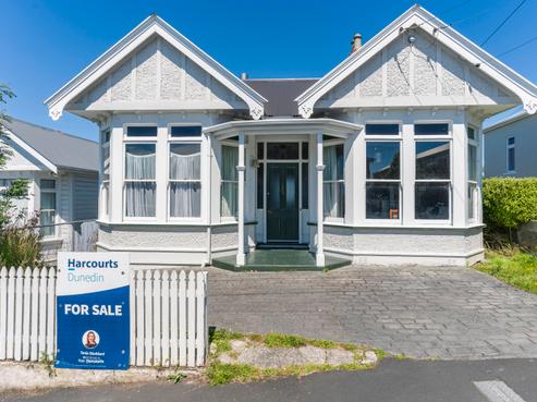 8 Argyle Street, Mornington
