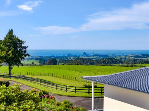 911 Plymouth Road, Oakura