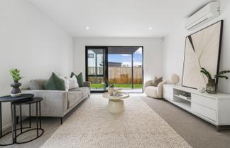 53 Nga Pona Toru Road, Flat Bush