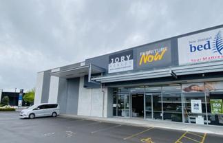 Large-Format Retail Opportunity in Prime Te Rapa Location