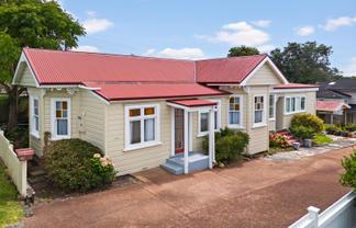 22 Lloyd Avenue, Mount Albert