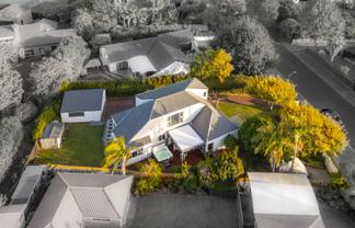 16 Waipuia Place, Greenhithe