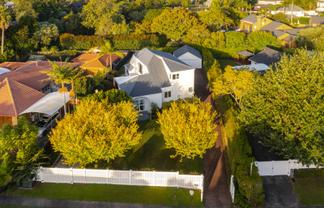 16 Waipuia Place, Greenhithe