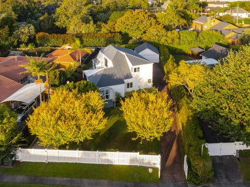 16 Waipuia Place, Greenhithe