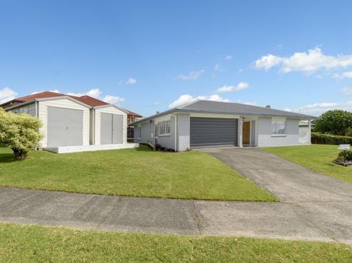 76 Sapphire Drive, Hairini