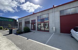 Showroom or retail in Tawa