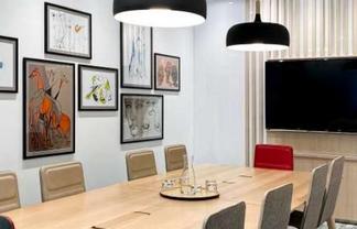 Corner Serviced Office