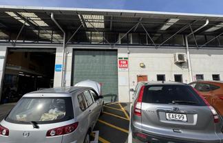 Functional workshop with office