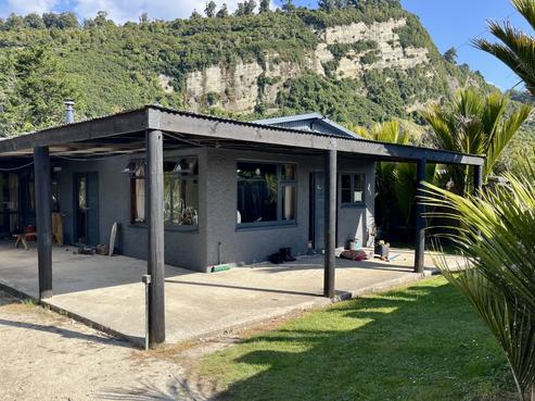 21 Glasseye Drive, Karamea