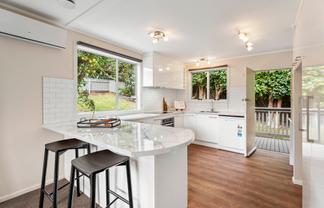 10 Kawaka Street, Titirangi