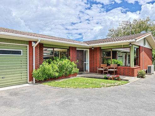 2/702 Tomoana Road, Mahora