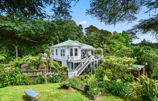 196 Wade River Road, Whangaparaoa