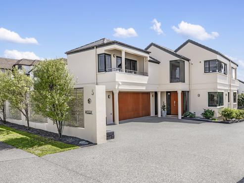 5 Midway Avenue, Castor Bay