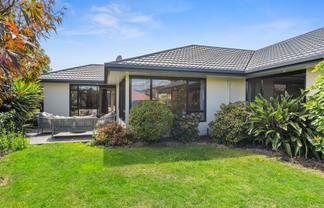 5 Bremner Crescent, STOKE