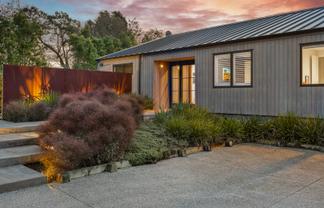 15 Myra Evelyn Grove, Dairy Flat