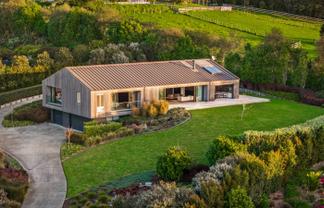 15 Myra Evelyn Grove, Dairy Flat