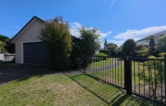8 Haines Grove, Rainbow Point